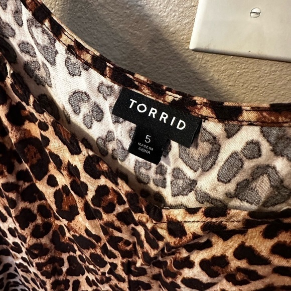 TORRID leopard tank top - Picture 2 of 5
